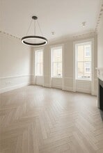 17 Carlisle St, London to rent Interior Photo- Image 2 of 3