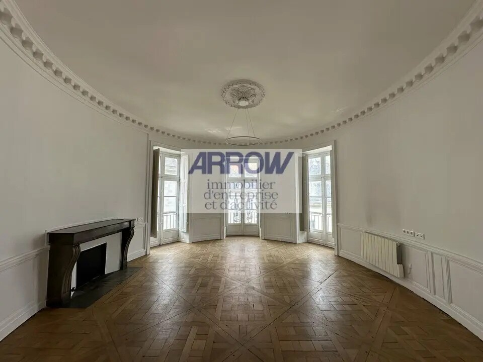 Office in Nantes to rent Building Photo- Image 1 of 7