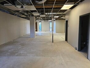 3050 Presidential Dr, Atlanta, GA to rent Interior Photo- Image 2 of 5