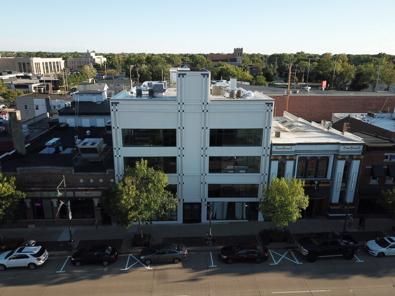 513 W College Ave, Appleton, WI for rent - Building Photo - Image 1 of 4