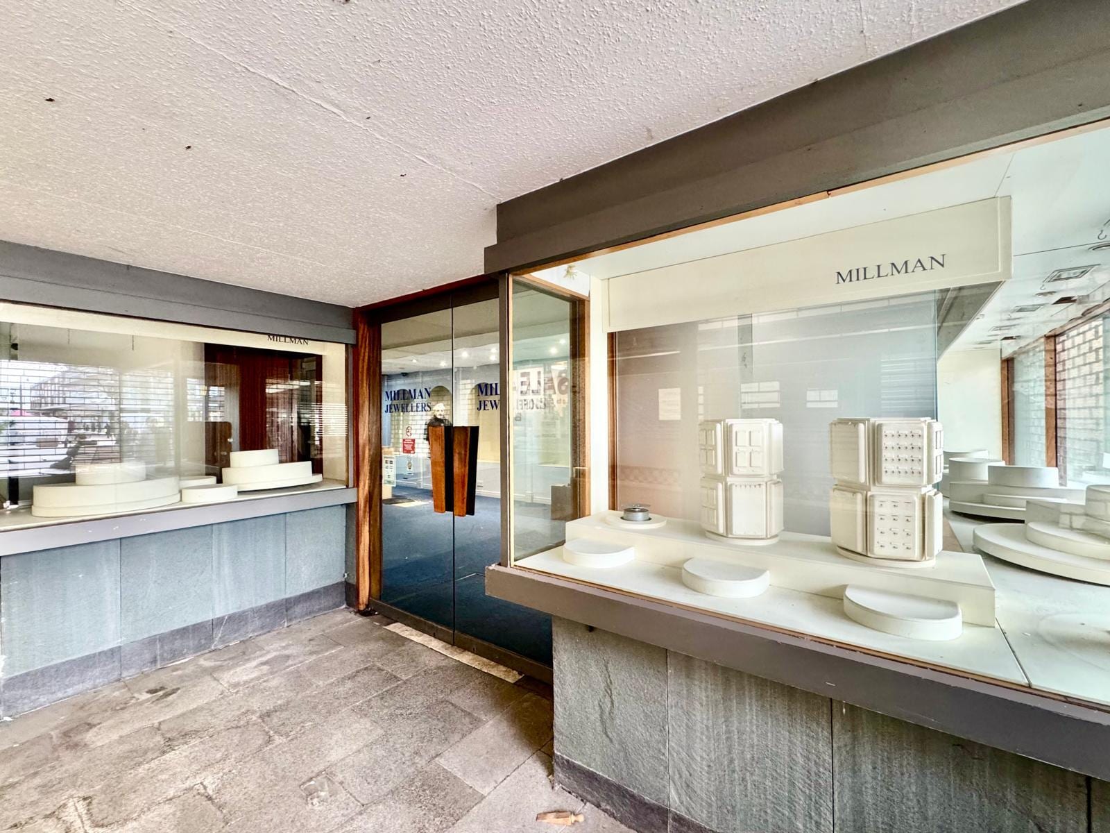 1-18 Church Arcade, Bedford to rent Interior Photo- Image 1 of 5