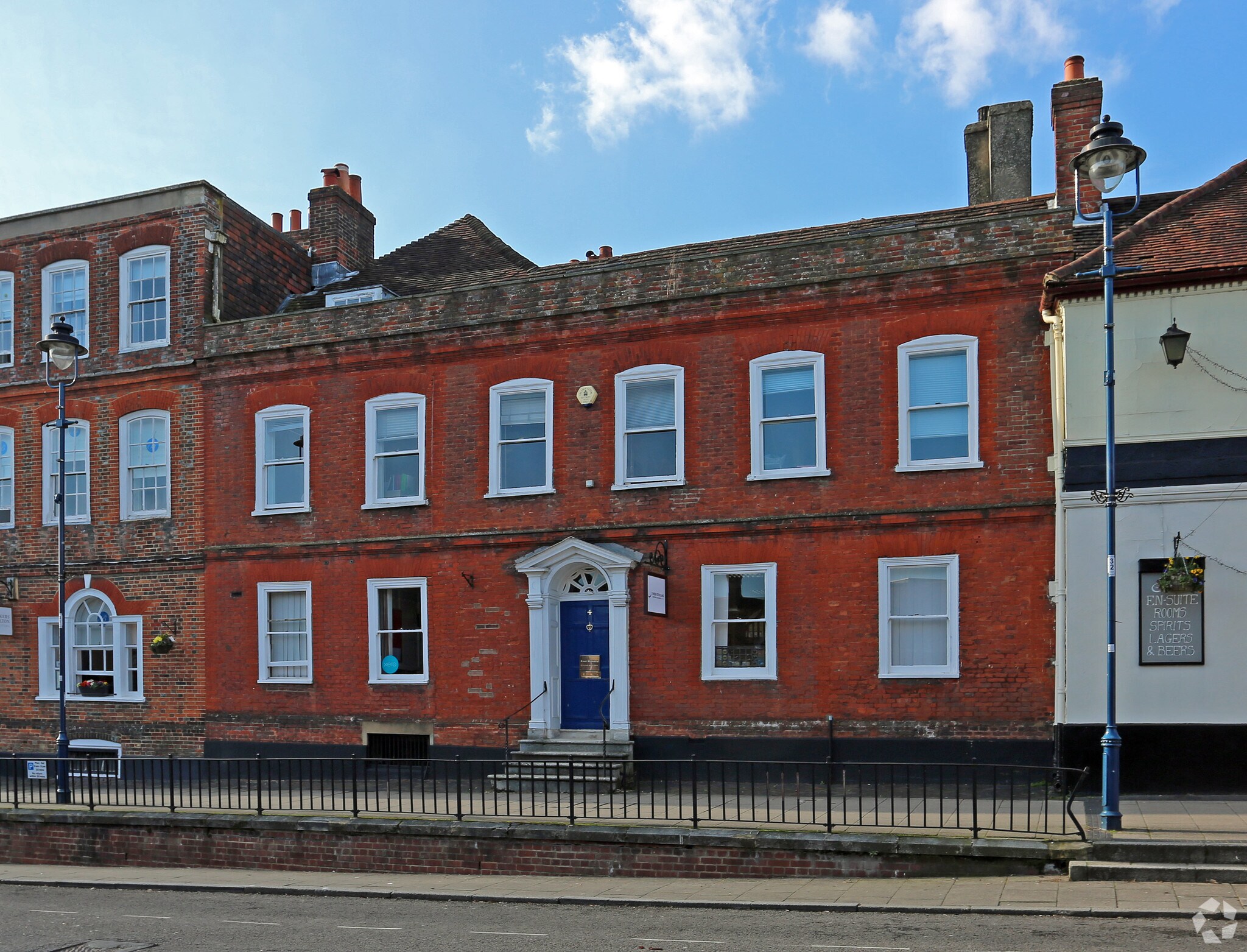 4 High St, Alton for sale Primary Photo- Image 1 of 1