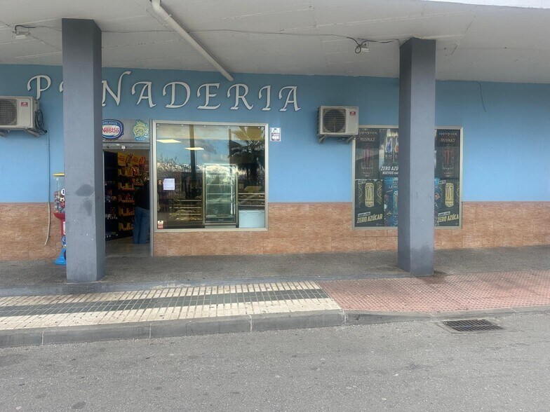 Retail in Atarfe to rent - Building Photo - Image 2 of 19