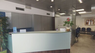 Retail in Barcelona, Barcelona to rent - Commercial Listing Video 