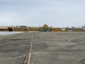 2211 2nd St, Coralville, IA for rent Building Photo- Image 1 of 4