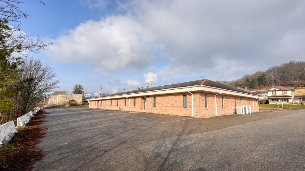 2050 E Wheeling Ave, Cambridge, OH for rent - Building Photo - Image 3 of 20