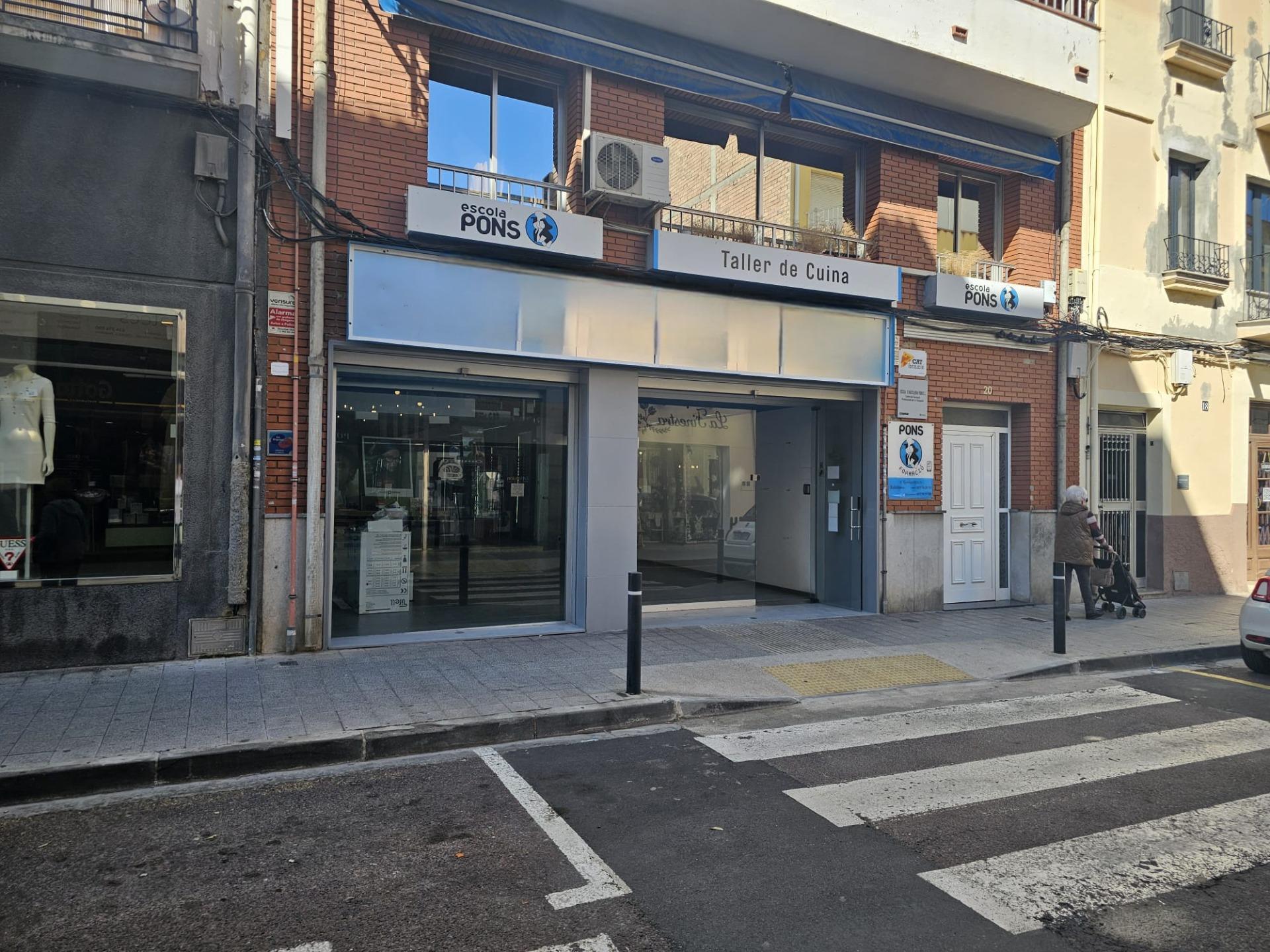 Retail in Sant Carles de la Ràpita, Tarragona to rent Primary Photo- Image 1 of 7