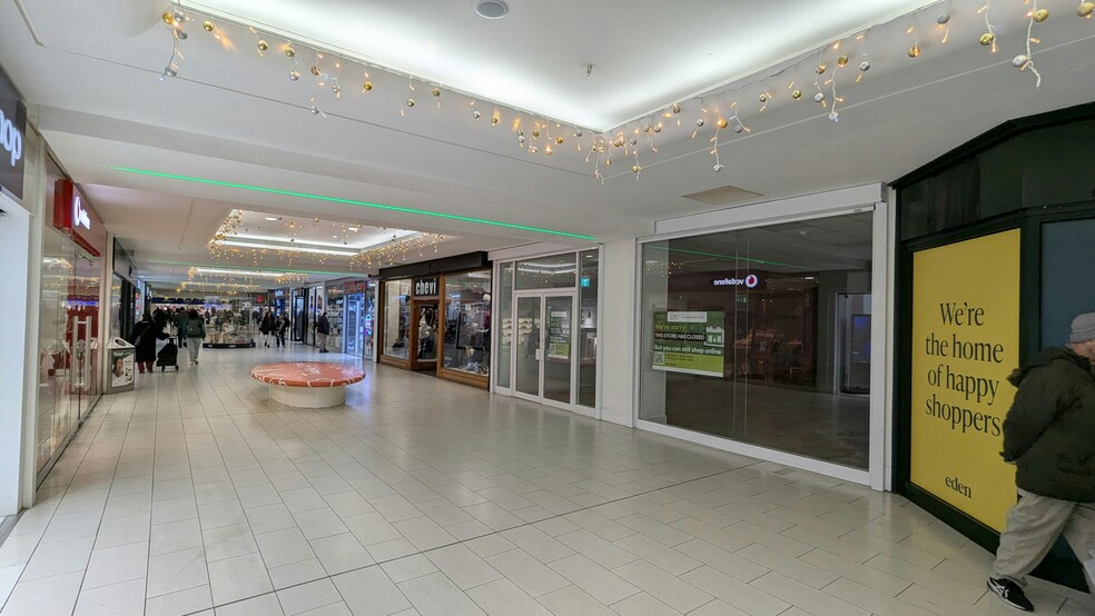 Market Square Mall, High Wycombe to rent - Building Photo - Image 3 of 22