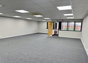 6 Cable Ct, Preston to rent Interior Photo- Image 1 of 4