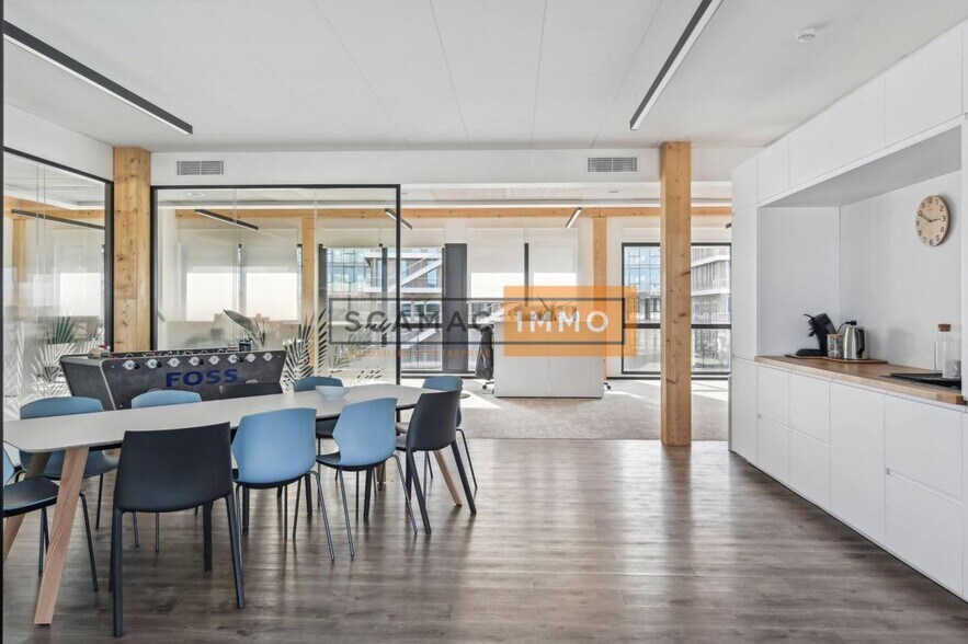 Retail in Nanterre to rent - Building Photo - Image 3 of 7