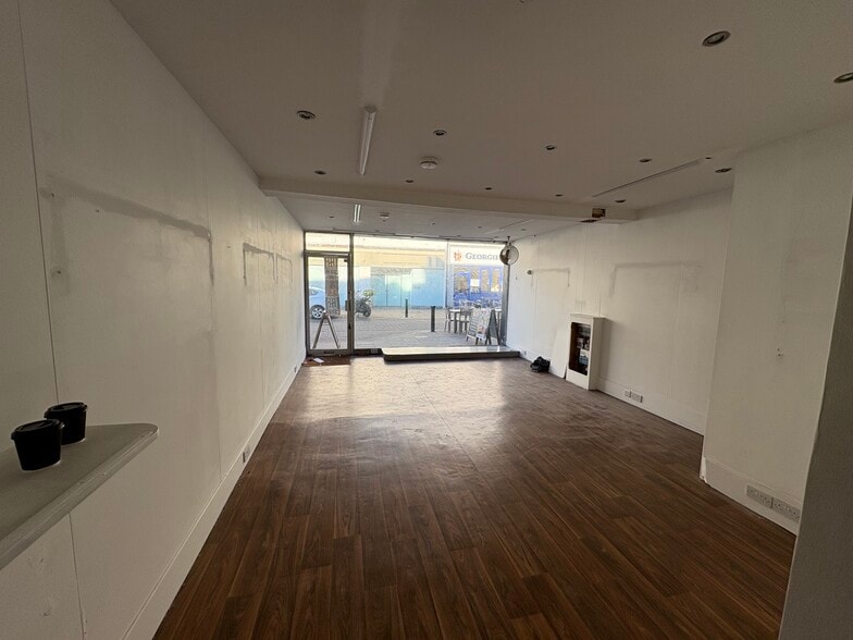 23 George St, Hove to rent - Building Photo - Image 2 of 7