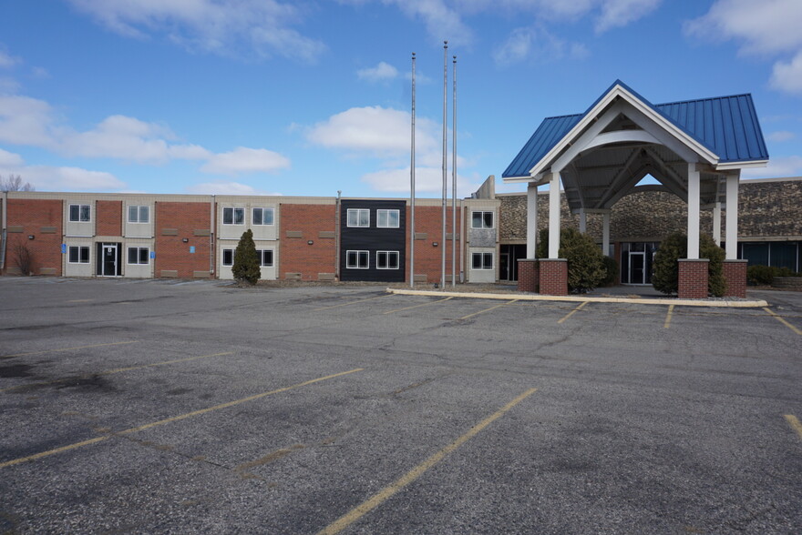 600 S 30th Ave, Moorhead, MN for sale - Building Photo - Image 1 of 1