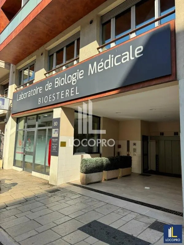 Vente Commerce 156 m² - Photo 1