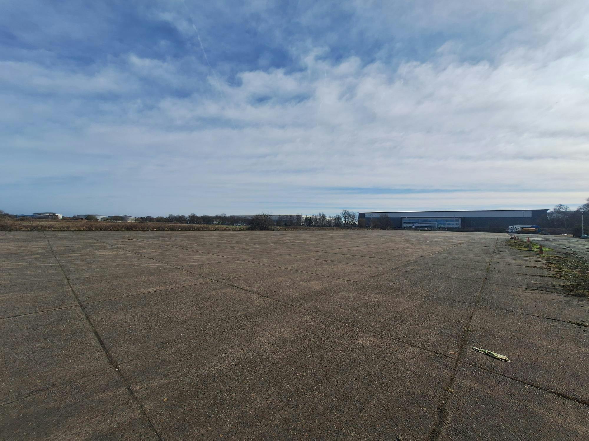 Hooton Park, Ellesmere Port to rent Building Photo- Image 1 of 6