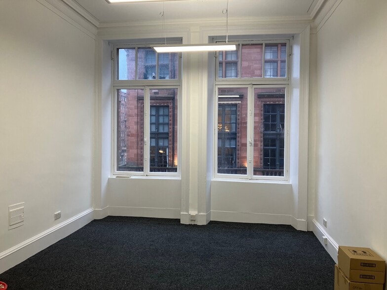 162 Buchanan St, Glasgow for sale - Interior Photo - Image 1 of 3