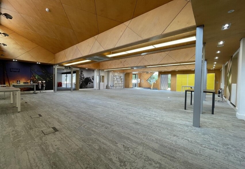 Hythe Rd, Smeeth for sale - Interior Photo - Image 2 of 4