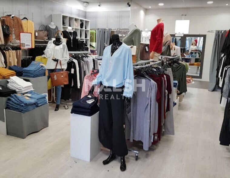 Retail in Lyon for sale - Interior Photo - Image 2 of 4