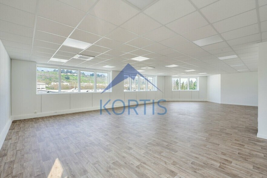 Office in Saint-Genis-Laval to rent - Interior Photo - Image 3 of 6