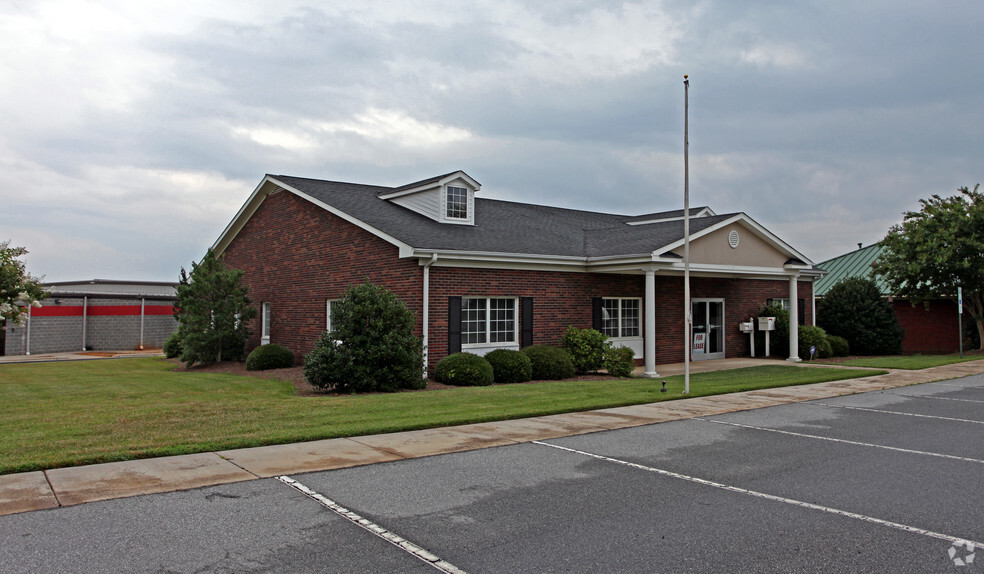 2339 Lake Concord Rd NE, Concord, NC for sale - Primary Photo - Image 1 of 1