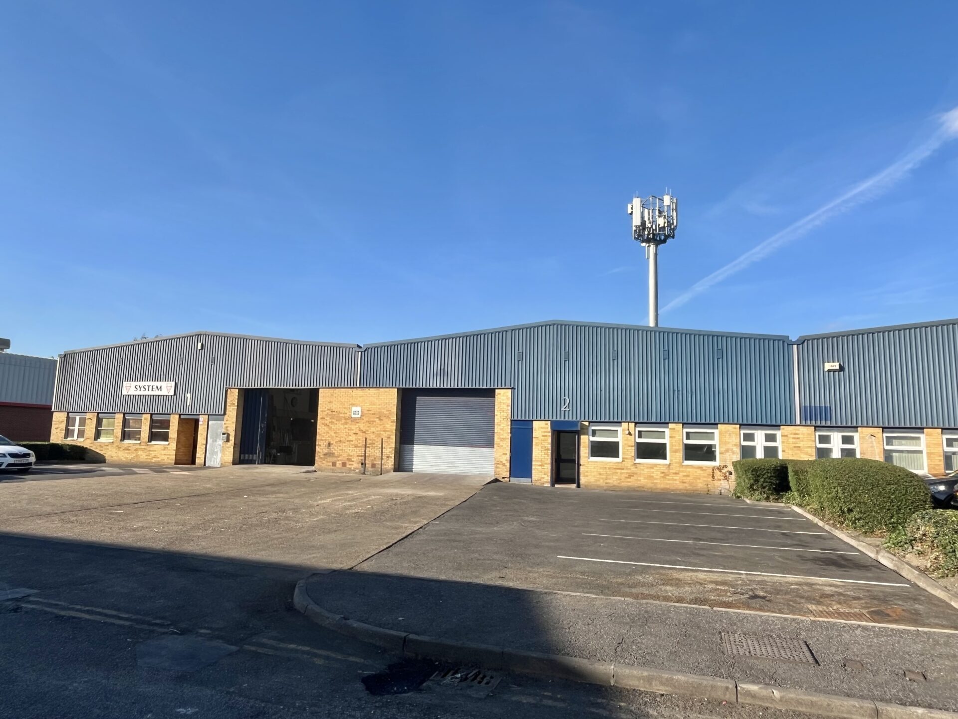 Liddall Way, West Drayton to rent Primary Photo- Image 1 of 4