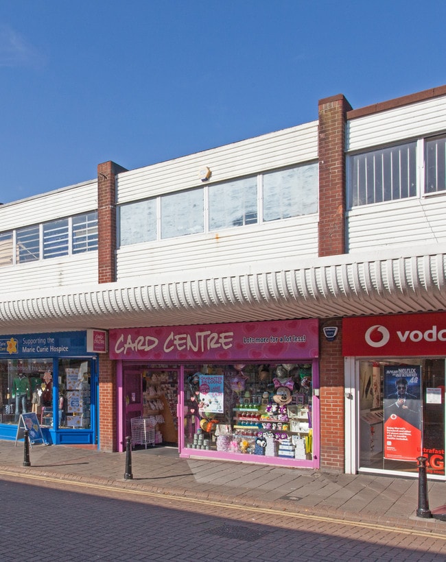 More details for 129 Holton Rd, Barry - Retail to Rent