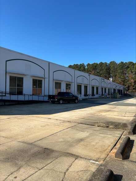 2315 Atlantic Ave, Raleigh, NC for rent - Building Photo - Image 1 of 4