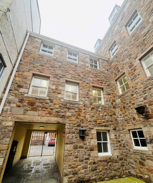 5 St Andrews Pl, Jersey to rent - Building Photo - Image 1 of 2