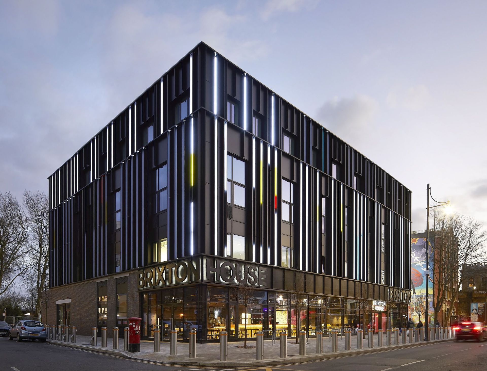 385 Coldharbour Ln, London to rent Building Photo- Image 1 of 2