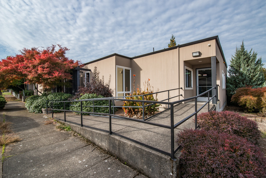 106 E 2nd St, Molalla, OR for sale - Building Photo - Image 1 of 27