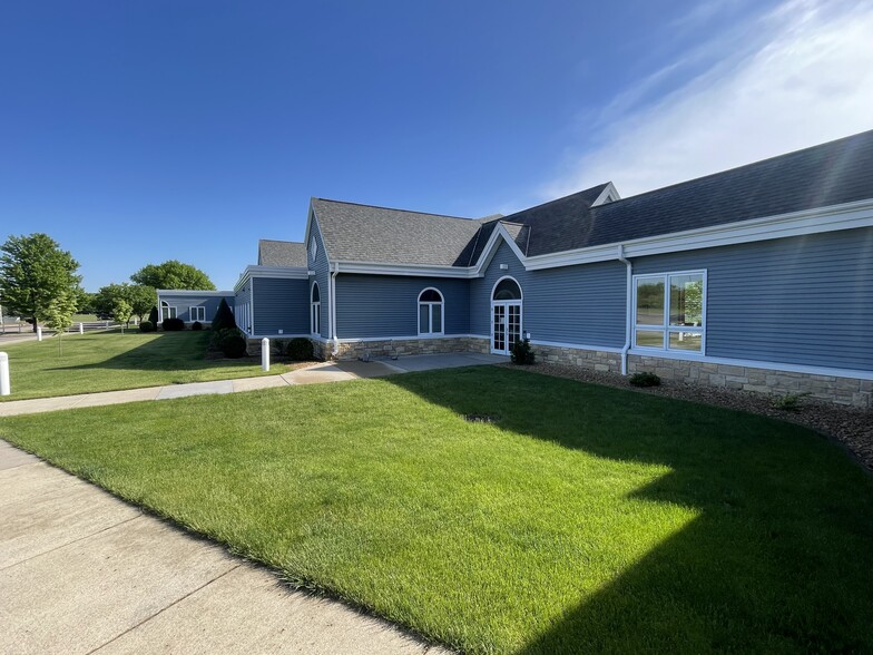 1 Scholarship Way, Saint Peter, MN for sale - Building Photo - Image 2 of 4