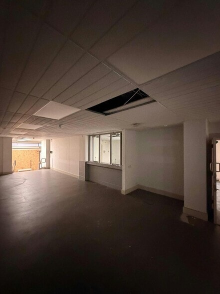 30 Drysdale St, Alloa to rent - Building Photo - Image 3 of 9