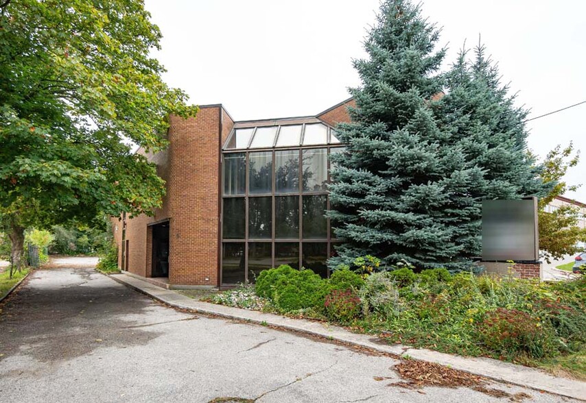 6 Collinsgrove Rd, Toronto, ON for sale - Building Photo - Image 1 of 1