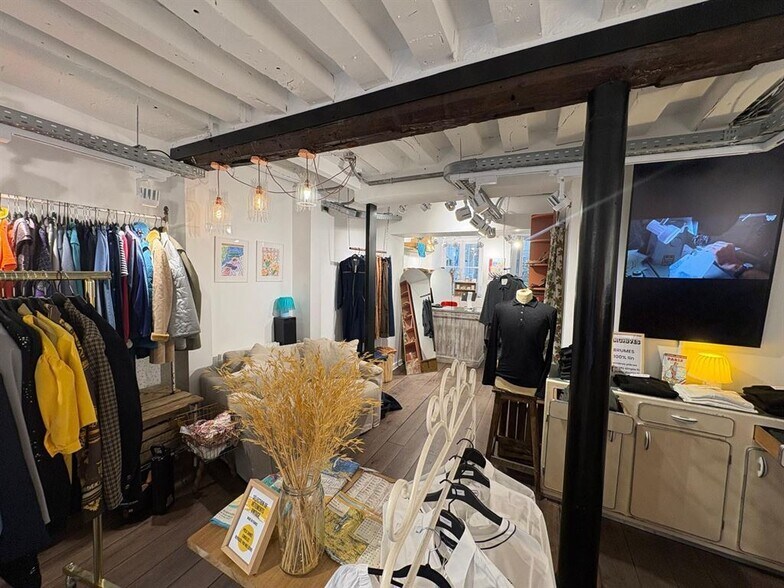 Retail in Paris to rent - Building Photo - Image 3 of 5