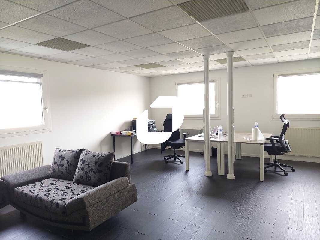 Office in Trappes for sale Interior Photo- Image 1 of 11