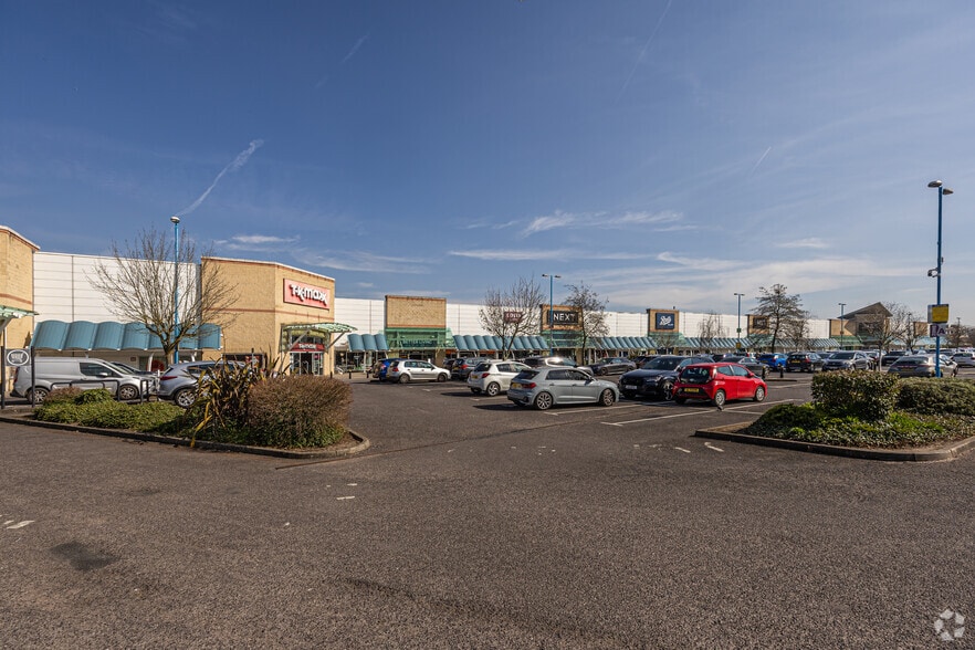 Bessant Dr, Richmond for sale - Primary Photo - Image 1 of 1