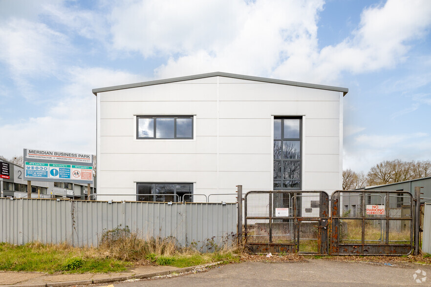 Fishponds Rd, Wokingham for sale - Building Photo - Image 2 of 6