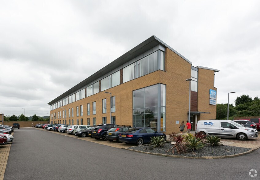 Harbour Rd, Portishead to rent - Building Photo - Image 2 of 22