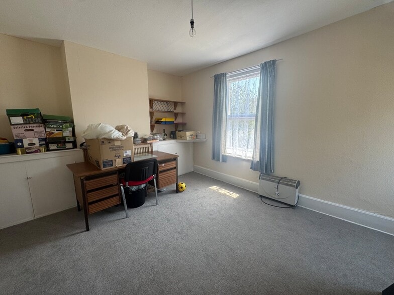 129 East St, Littlehampton for sale - Interior Photo - Image 3 of 4