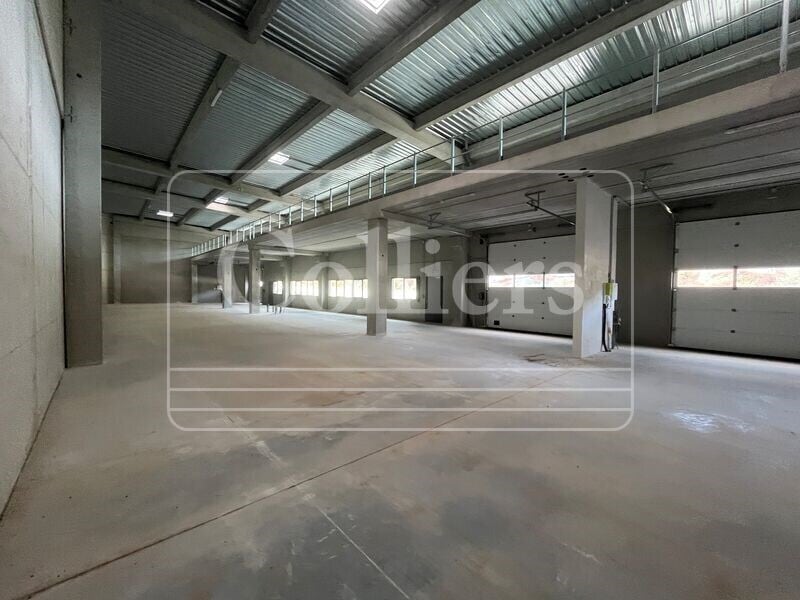 Light Industrial in La Ciotat to rent Interior Photo- Image 1 of 9