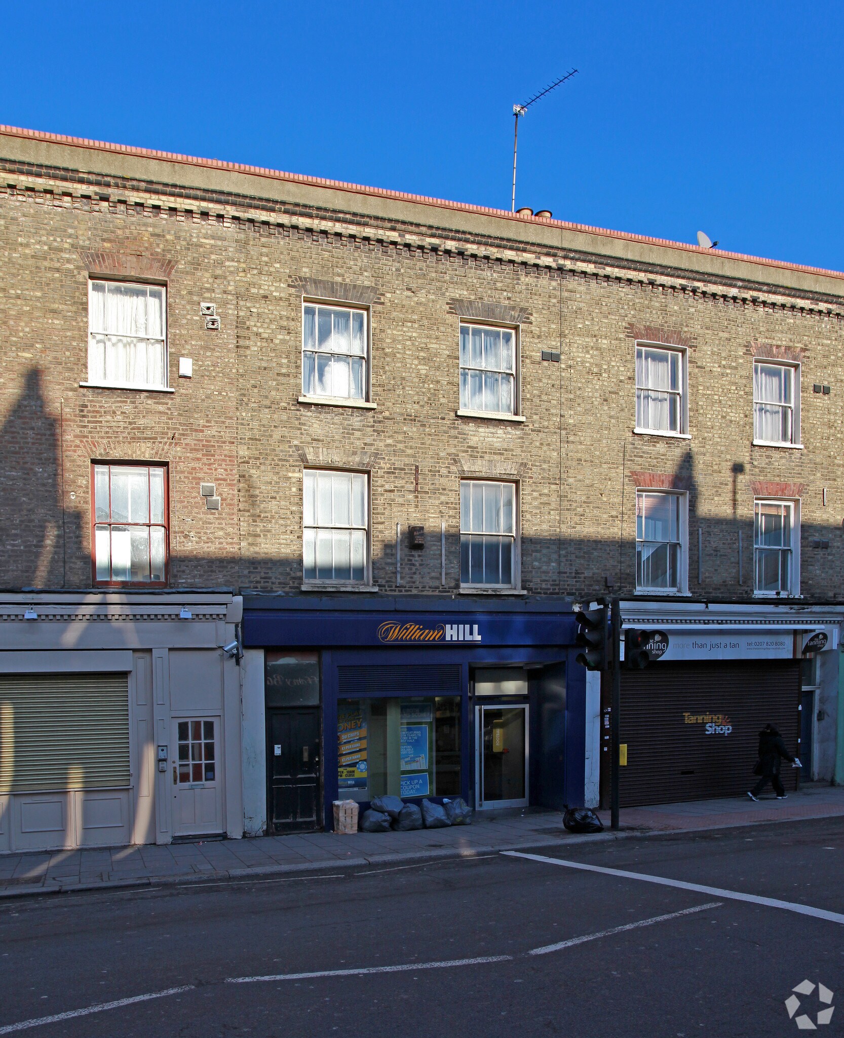 328 Kennington Ln, London for sale Primary Photo- Image 1 of 1