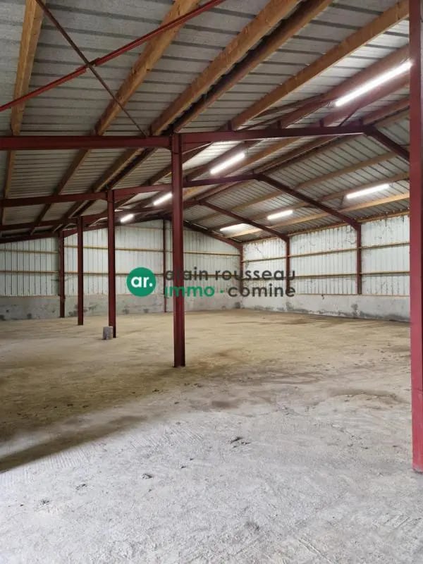 Location Entrepôt 2 500 m² - Photo 1