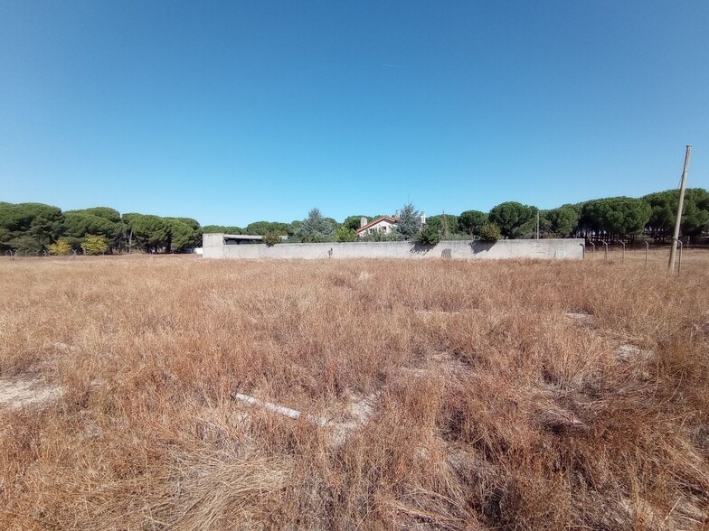 Calle de la Cañada la Nava del Pinar, 10A, Laguna de Duero, Valladolid for sale - Building Photo - Image 3 of 16