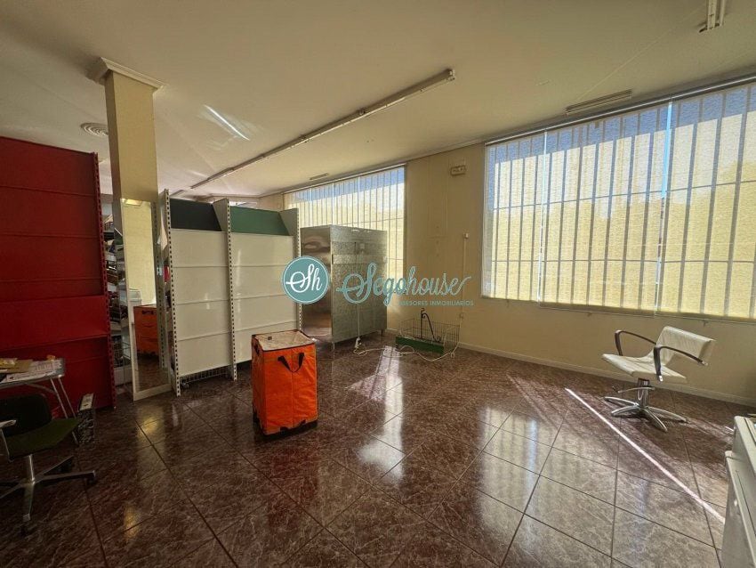 La Lastrilla, SEG 40196 - Unit B -  - Interior Photo - Image 2 of 5