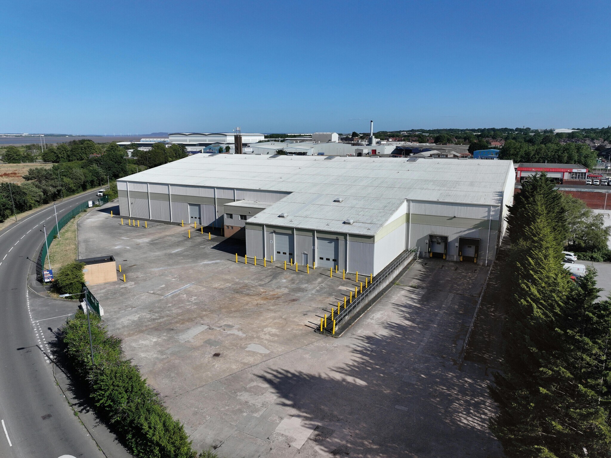 Pool Ln, Wirral to rent Building Photo- Image 1 of 9