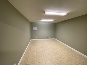 7233 Southern Blvd, West Palm Beach, FL for rent Interior Photo- Image 2 of 6