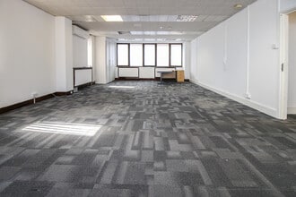 268 A Chase Rd, London to rent Interior Photo- Image 2 of 2