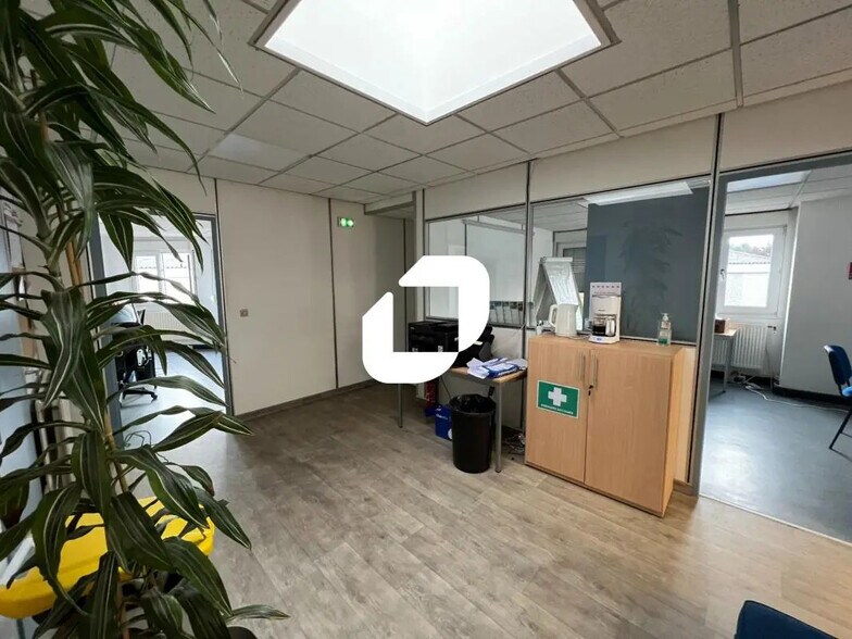 7 Place Gutenberg, Templemars to rent - Building Photo - Image 3 of 16