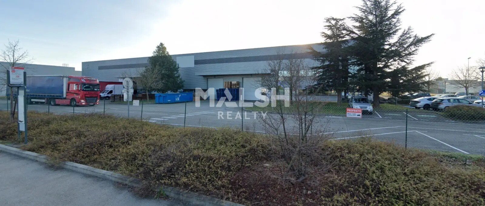 Light Industrial in Genas to rent Building Photo- Image 1 of 3