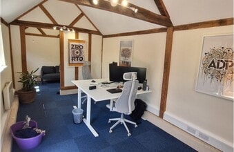 Castle Ln, Partridge Green to rent Interior Photo- Image 1 of 2