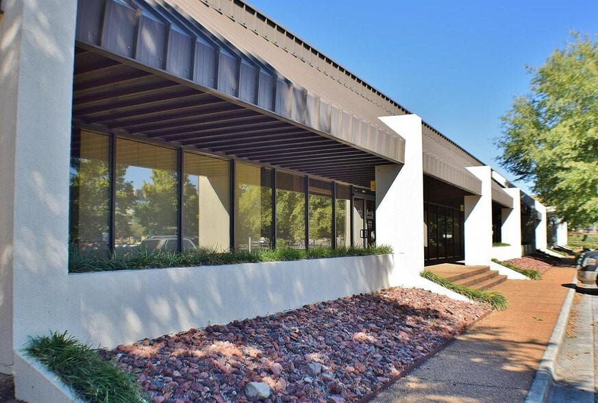 1555 The Boardwalk, Huntsville, AL to rent - Building Photo - Image 2 of 12